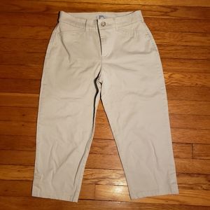 Croft & Barrow Khaki Capri Pant Size 4